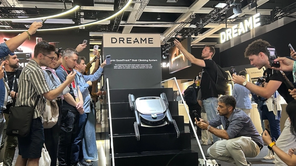 Dreame Cyber X: первый робот-пылесос, который умеет подниматься по лестницам Dreame Cyber X